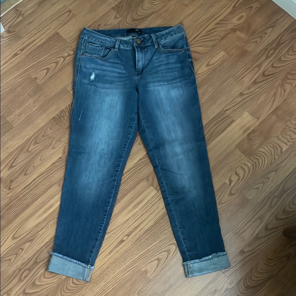 1822 Denim Boyfriend Blue Jeans with Distressed Details